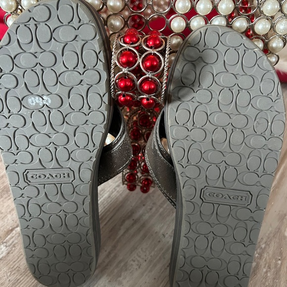 NWOT COACH Grey Silver Sandals 6.5 - Picture 4 of 4